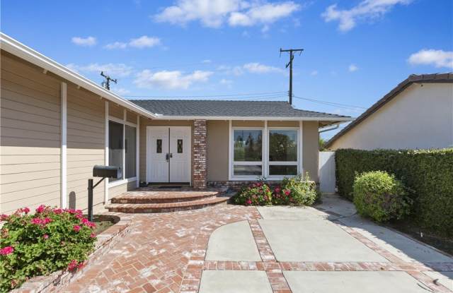 1416 E Sycamore Avenue Gallery 3