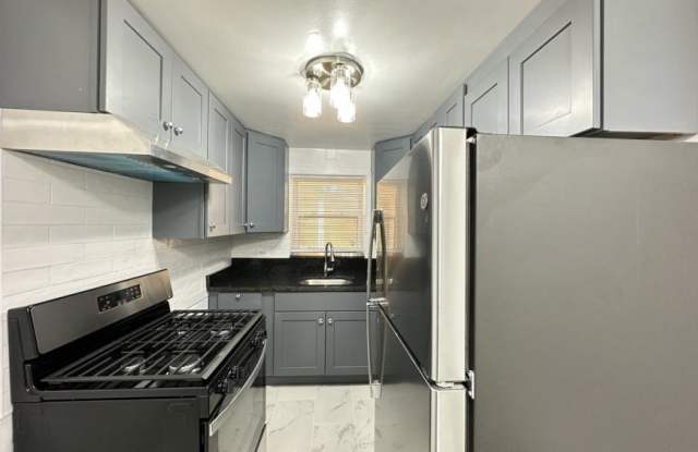 2754 North Shore Gallery 3