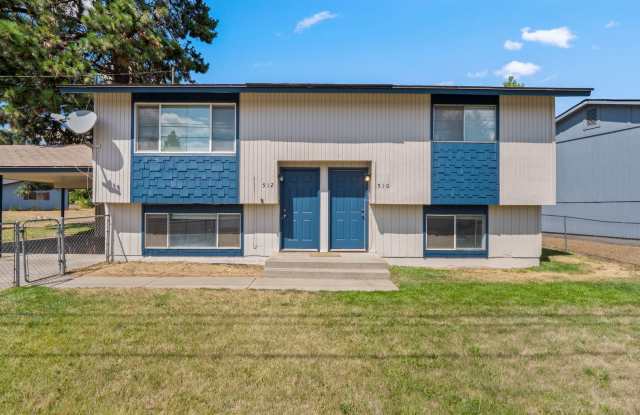 2 bedroom 1 bath house with a fenced front yard close to EWU! Gallery 1