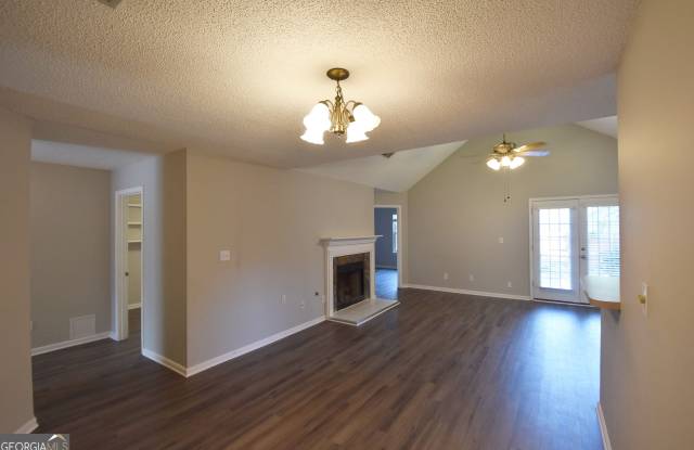 310 Everdale Gallery 4