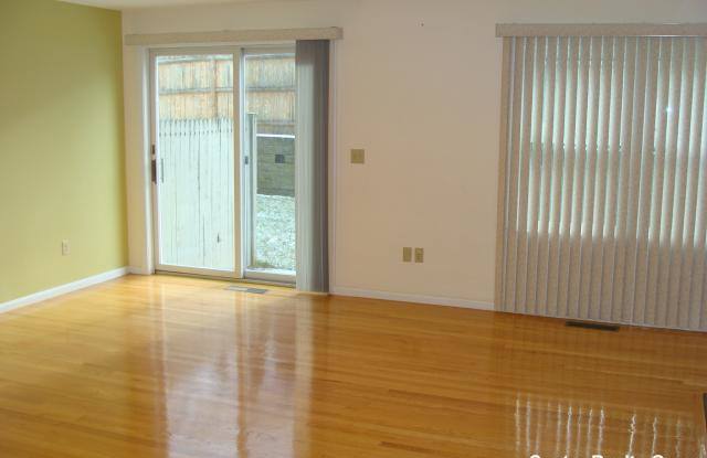 89 Staniford Gallery 2