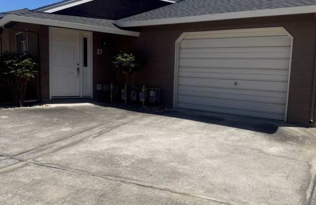 located in the cul-de-sac photos photos