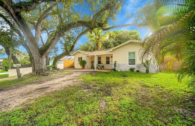 4540 SW 26th Ter photos photos