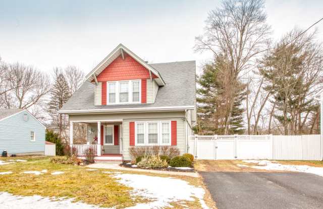 Inviting 3-bedroom, 1.5 bath home nestled in a peaceful and family friendly neighborhood photos photos