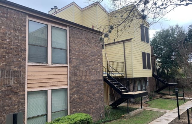2542 N. Babcock, C203 - 2542 Babcock Rd, San Antonio, TX 78229