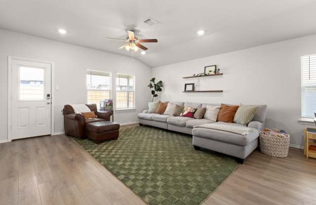 1308 Piedmont Gallery 4