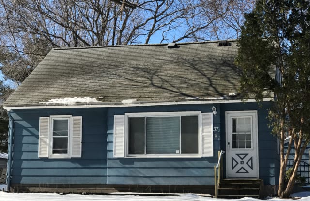 37 Center Rd - 37 Center Road, Circle Pines, MN 55014