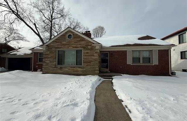 1221 Golfview Drive photos photos