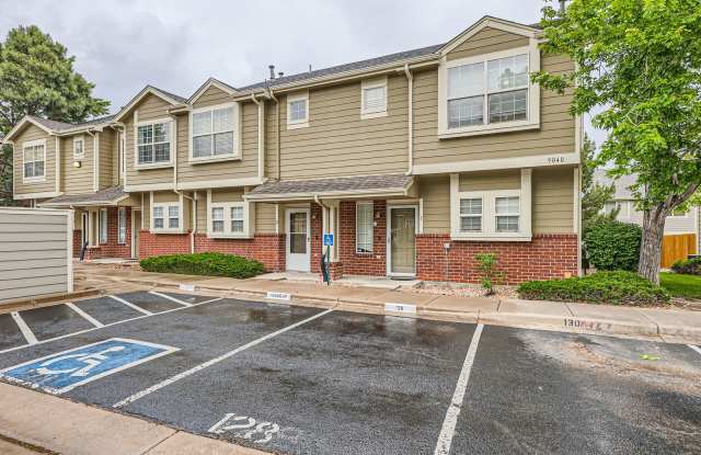 Beautiful 3 Bedroom Townhome in Thornton photos photos