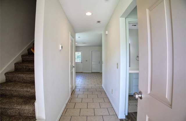 1708 S Waco Street Gallery 2
