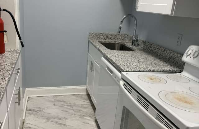 1005 Park Place - 2 Gallery 1