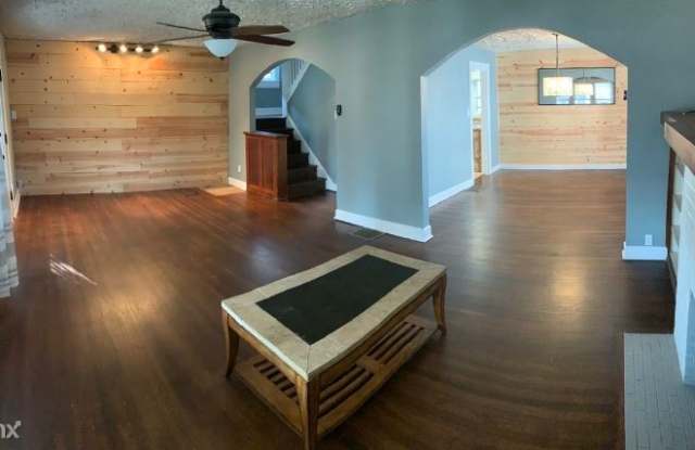 1652 Kessler Blvd North Dr Gallery 4