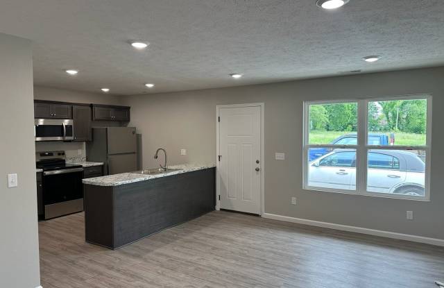 512 N Oak photos photos