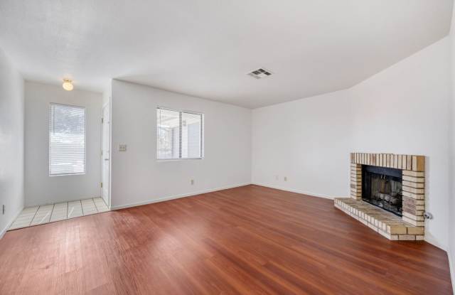 Cute and cozy 2 bedroom with all appliances Gallery 4