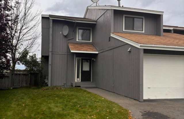 Fantastic 3 Bedroom Turnagain Townhome! Gallery 1