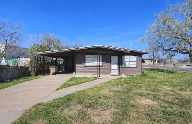 Cozy 2 bedroom, 1 bath home AVAILABLE NOW! photos photos