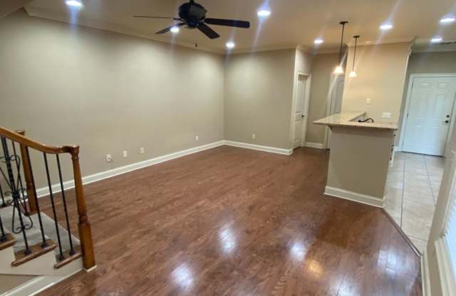 3 Bed / 3.5 Bath Runningvine Lane Townhome with Garage - Available January 2027! Gallery 3