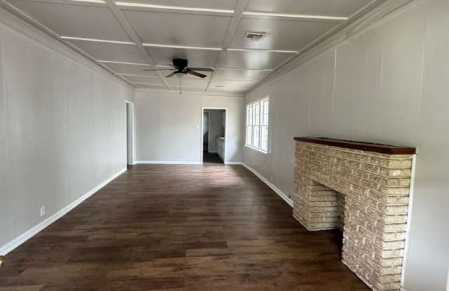 1321 Keeler 3 bed/1bath Gallery 3