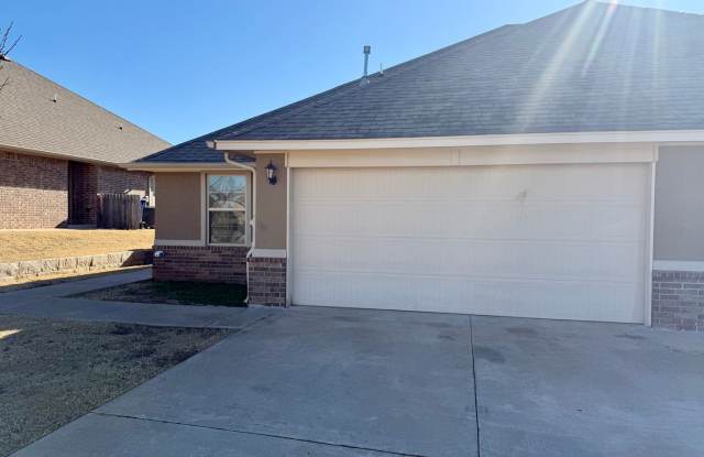 Beautiful 3 Bed 2 Bath Duplex in Surrey Hills!! photos photos