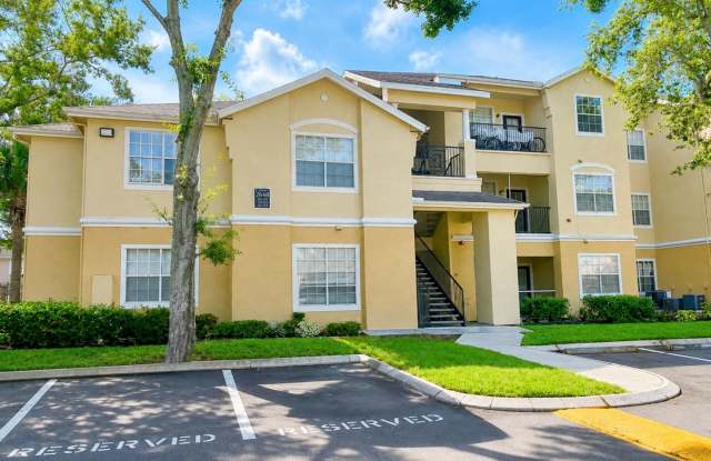 2 Bedroom 1 Bathroom Condo For Rent at 2468 Robert Trent Jones Drive Unit #212 Orlando, FL. 32835 photos photos