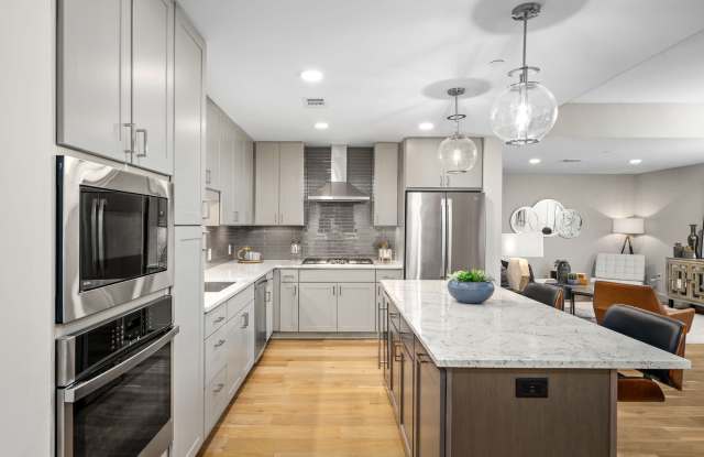 NOVEL River Oaks by Crescent Communities Gallery 3