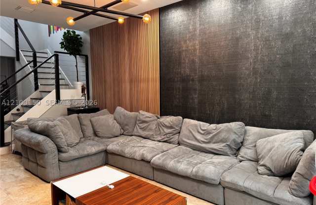 876 Spinnaker Dr W Gallery 4