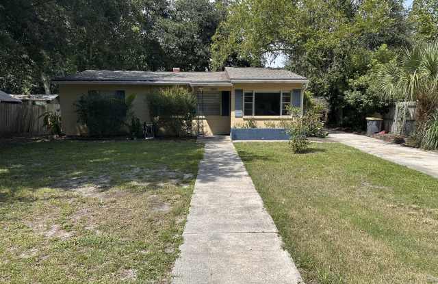 2851 Dellwood Avenue Gallery 1