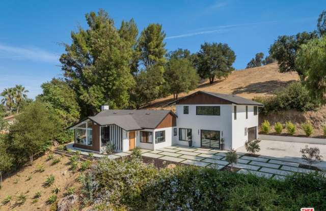 9425 Gierson Avenue 1/2 photos photos