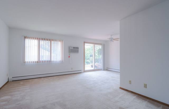 Creek View Apartment Homes 8817 w 35th st. Gallery 3