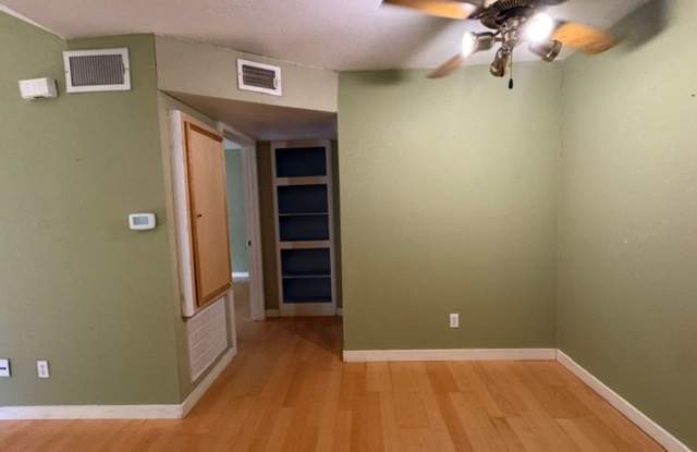 Gated Condo Off of Oltorf with Extra Large Private Balcony Gallery 4