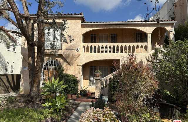 6069 1/2 Cashio St photos photos