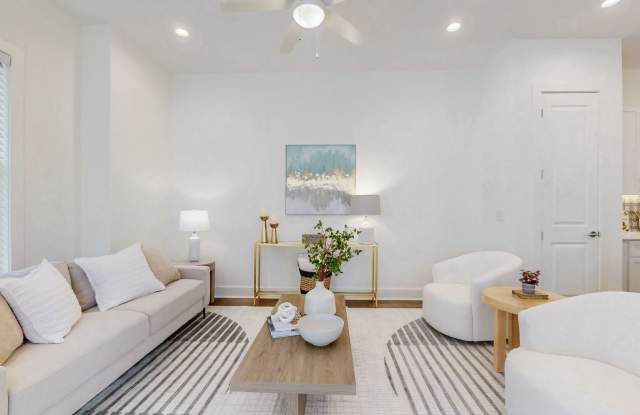 Beautiful 3/2.5 Rental Just Minutes from Downtown Franklin! Gallery 3