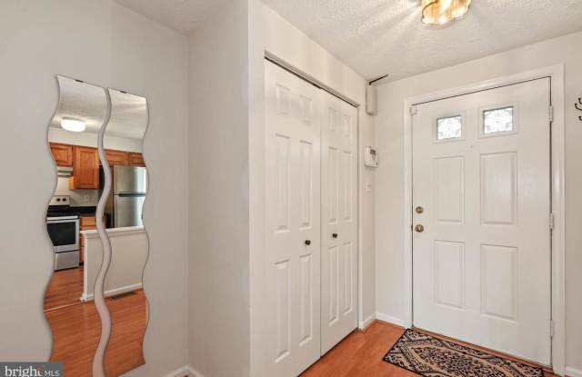 8519 GOLDEN RIDGE CT Gallery 4