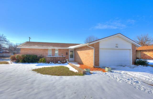 Refreshed Home + Yukon Schools + 3 bedrooms photos photos