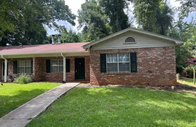 Eastside duplex by Costco avail now! photos photos