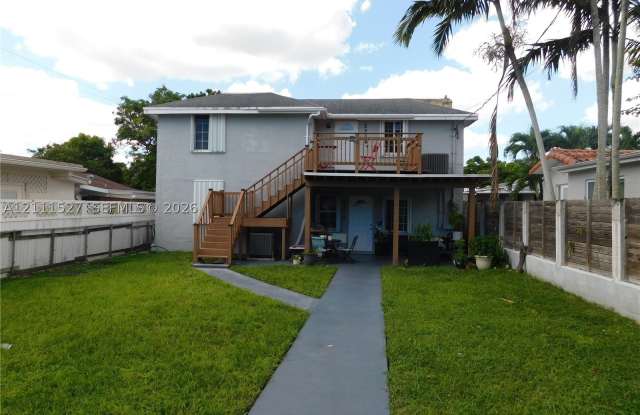 2216 SW 60th Ct Gallery 1