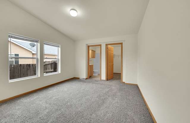 2493 Carriage Dr Gallery 4