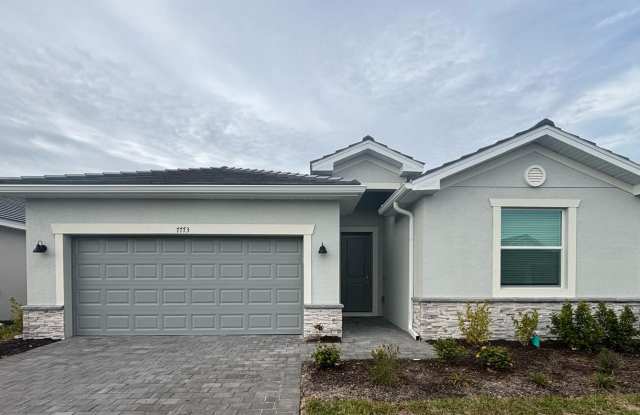 7773 Lakes Edge Ln photos photos