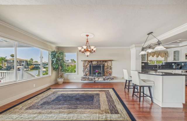 4910 Cabrillo Pt Gallery 3