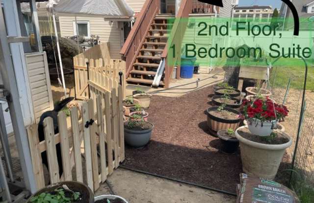 2413 Forest Street, Rear Rear Apartment - 2413 Forest Street, Wilson, PA 18042