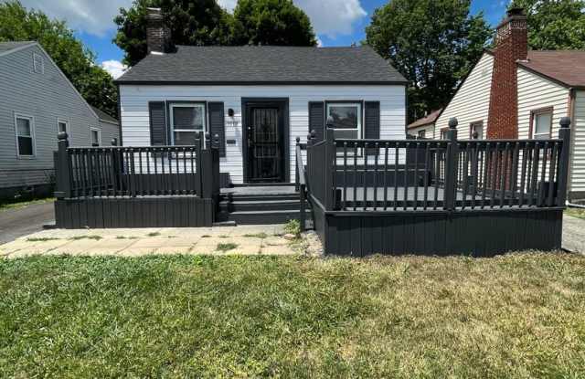 Updated 2 Bedroom, 1 1/2 Bath Home With Fenced in Backyard  1 Car Garage! photos photos