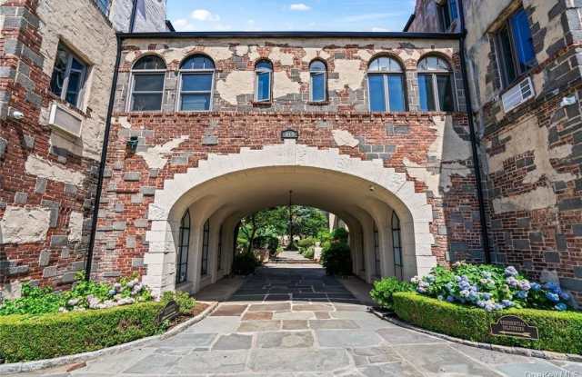 215 Middle Neck Road unit: 1-3A photos photos