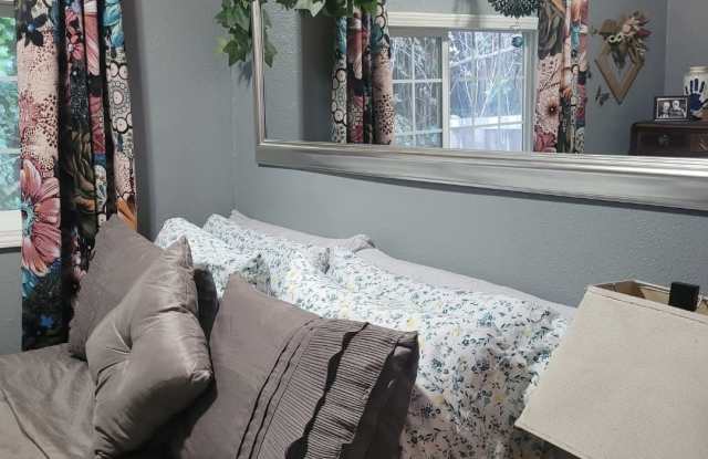 1803 Southeast 14th Street #2 Gallery 1