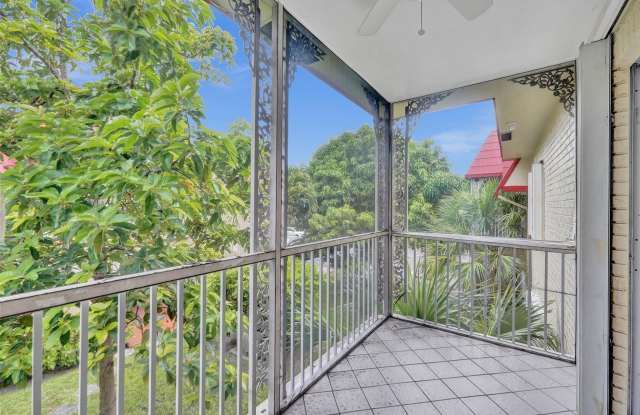 555 SE 8th Street unit: 252 photos photos