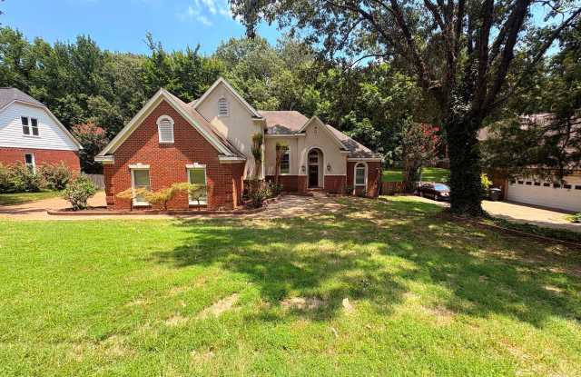 One Of Kind Home In Woodchase Subdivision! Over 3400 Sq Ft! Must have owner's approval on pets, fees will apply. Gallery 3