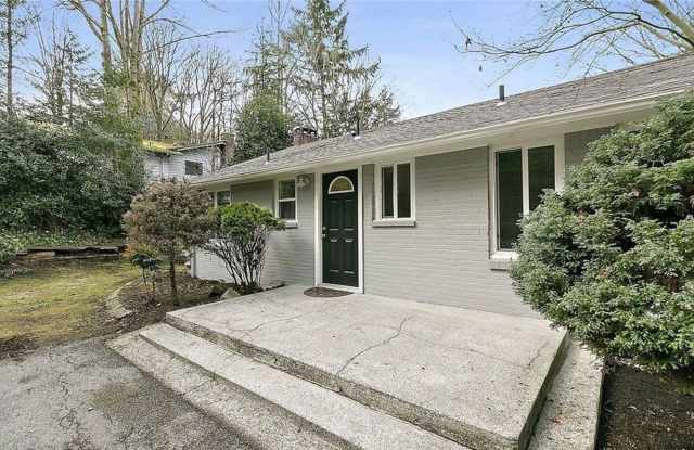 Modern Remodeled 2BR Duplex with Garage in Prime Shoreline Location photos photos
