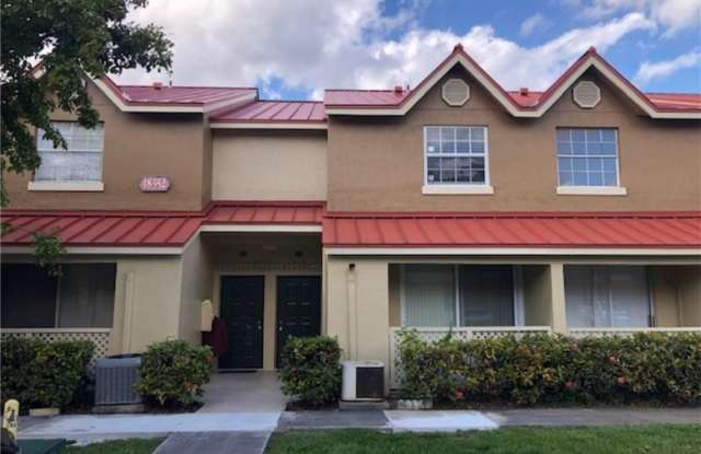 18352 NW 68th Avenue photos photos