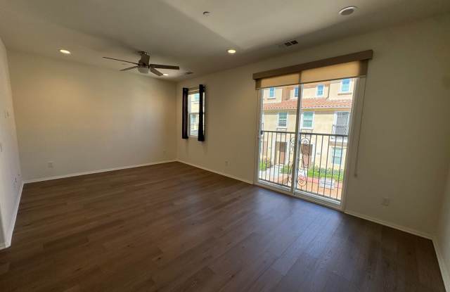 Spacious Camarillo Home with HOA Spa and Clubhouse Gallery 4