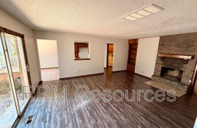 7000 Woodlake Dr Gallery 3