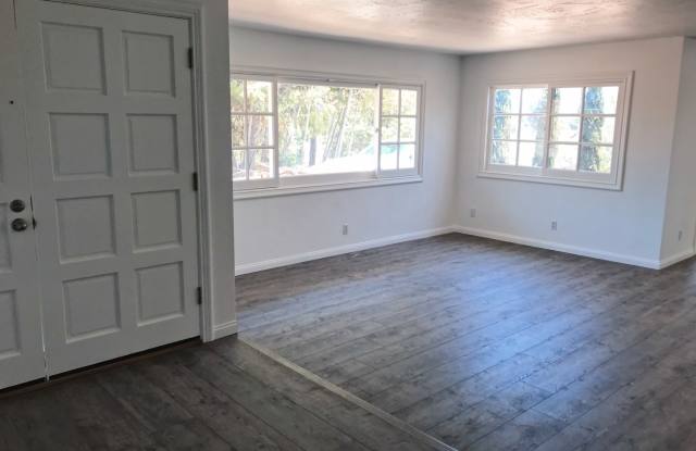 Rare Find! Completely Remodeled 3+ Bedroom, 2.5 Bath Home Gallery 3